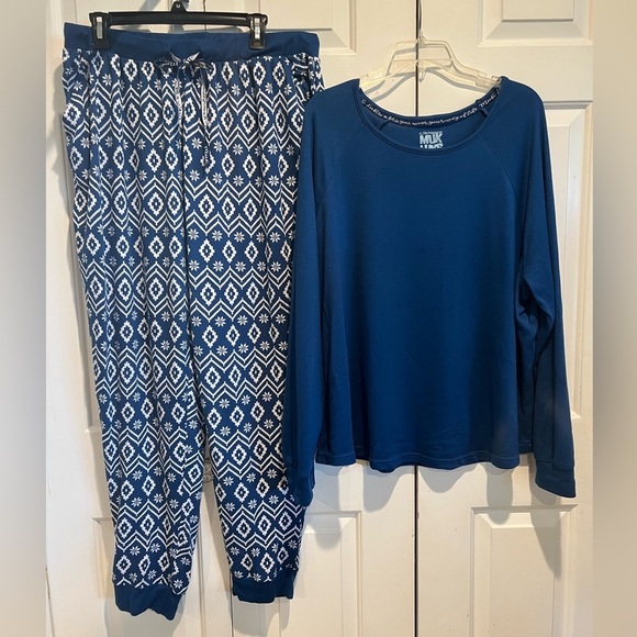 2 Pc Set 💙MUK LUKS Blue Long Sleeve Top & Patterned Jogger Style Pants - Picture 1 of 11